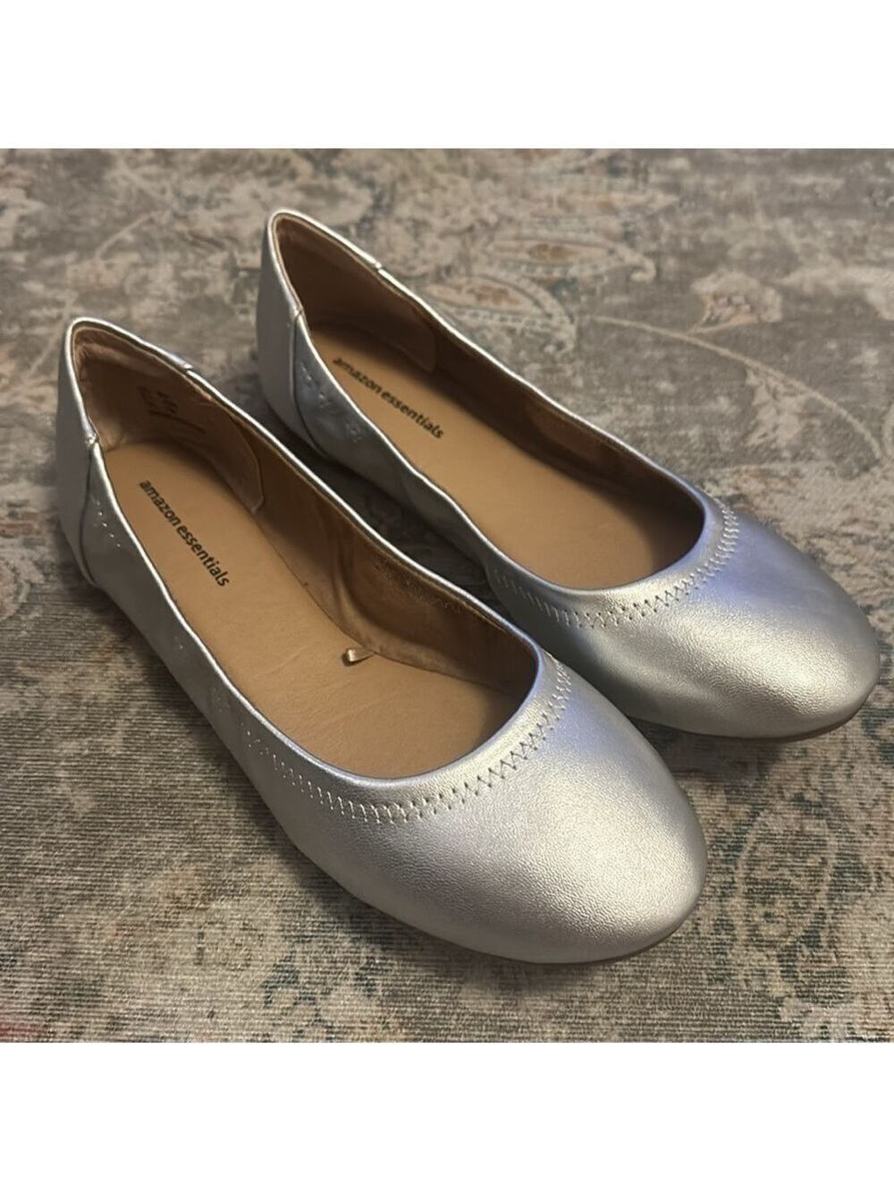 Amazon Essentials Belice Metallic Silver Ballet Flat